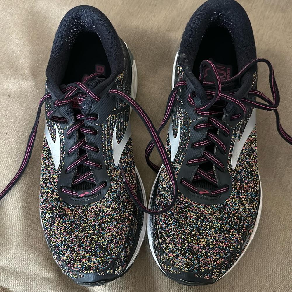 Brooks Adrenaline GTS tennis shoes in festive multi colors.